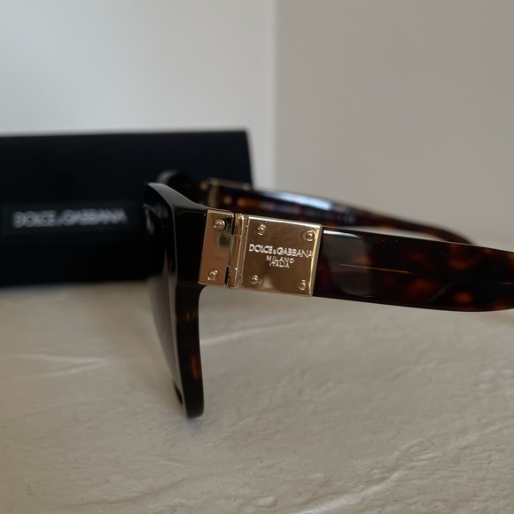 DOLCE & GABBANA Sunglasses with Sunglass Case - Picture 7 of 8